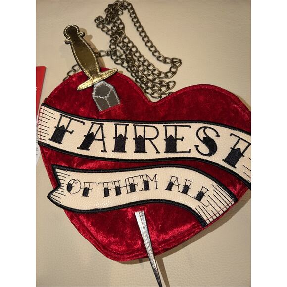 Disney Snow White "Fairest Of Them All" CrossBody Bag, Oh My Disney Red Heart - Picture 2 of 8